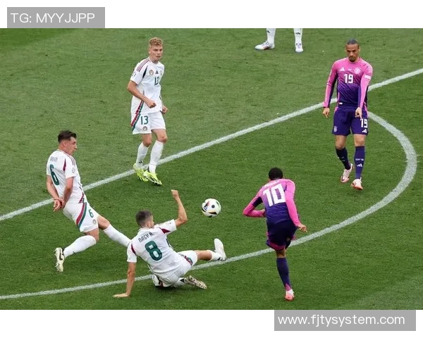 2010年欧洲预选赛德国队与土耳其队激战回顾与精彩瞬间分析